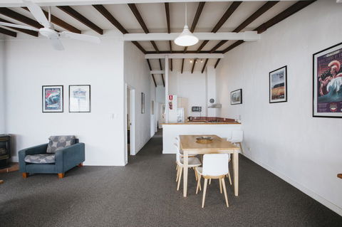Canal Rocks Beachfront Apartments - Sydney 4u 23
