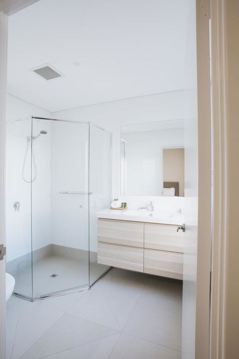 Canal Rocks Beachfront Apartments - Sydney 4u 40