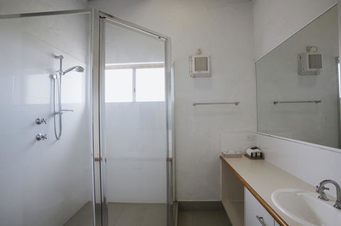 Canal Rocks Beachfront Apartments - Sydney 4u 20