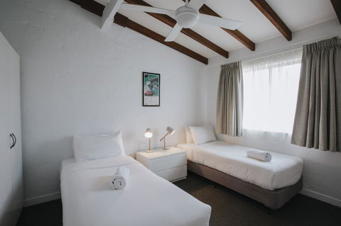 Canal Rocks Beachfront Apartments - Sydney 4u 17