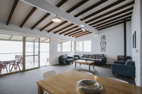 Canal Rocks Beachfront Apartments - Sydney 4u 24