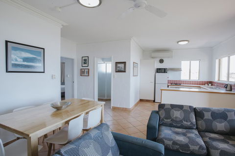 Canal Rocks Beachfront Apartments - Sydney 4u 5