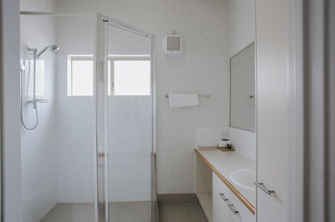 Canal Rocks Beachfront Apartments - Sydney 4u 39