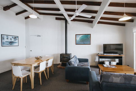 Canal Rocks Beachfront Apartments - Sydney 4u 2