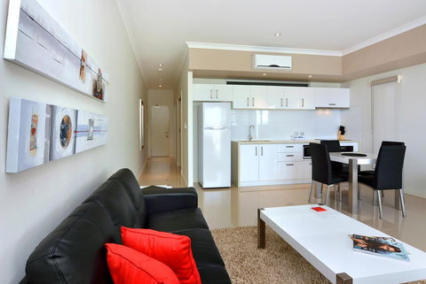 Bunbury Seaview Apartments - Sydney 4u 6