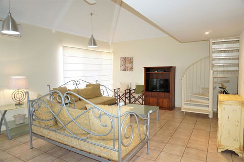 Osprey Holiday Village Unit 110 - Sydney 4u 4