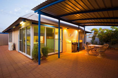 Osprey Holiday Village Unit 110 - Sydney 4u 17