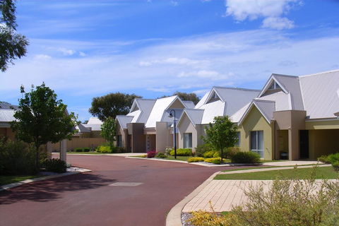 Cape View Beach Resort - Sydney 4u 36