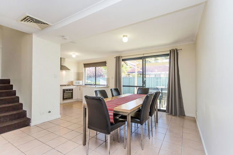 Country Comfort Perth - Sydney 4u 20