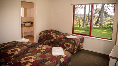 Karri Mia Chalets And Studios - Sydney 4u 14