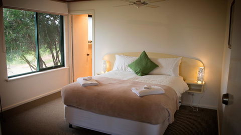 Karri Mia Chalets And Studios - Sydney 4u 11