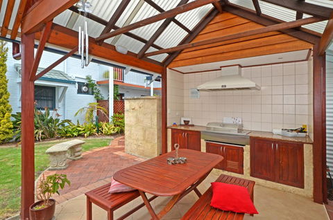 Dolphin Lodge Albany - Self Contained Apartments At Middleton Beach - Sydney 4u 18