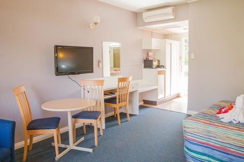 Kempsey Rose Motor Inn - Sydney 4u 25