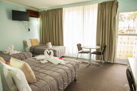 Kempsey Rose Motor Inn - Sydney 4u 8