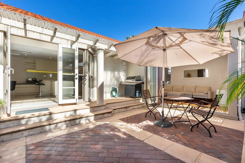 Kensington Self-Contained Modern House (89BROM) - Sydney 4u 2