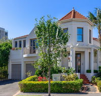 Kensington Self-Contained Modern House 89BROM - Sydney 4u