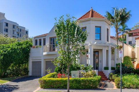 Kensington Self-Contained Modern House (89BROM) - Sydney 4u 0