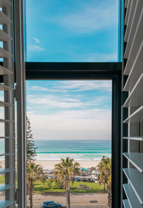 Wake Up! Bondi Beach - Sydney 4u 35