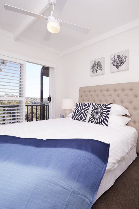 Bright And Spacious Family Home With Leafy Deck - Accommodation Sydney 13