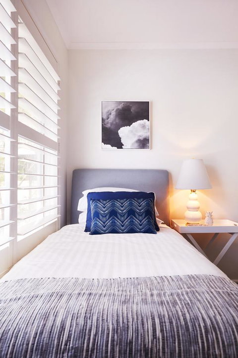 Bright And Spacious Family Home With Leafy Deck - Accommodation Sydney 26