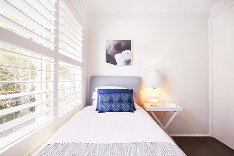 Bright And Spacious Family Home With Leafy Deck - Accommodation Sydney 25