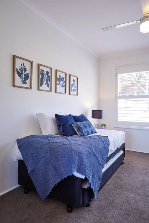 Bright And Spacious Family Home With Leafy Deck - Accommodation Sydney 30