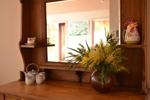 Bundle Hill Cottages - Sydney Resort 30