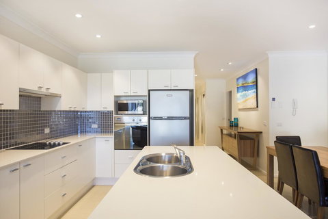 Beachfront 2 - Sydney Resort 10