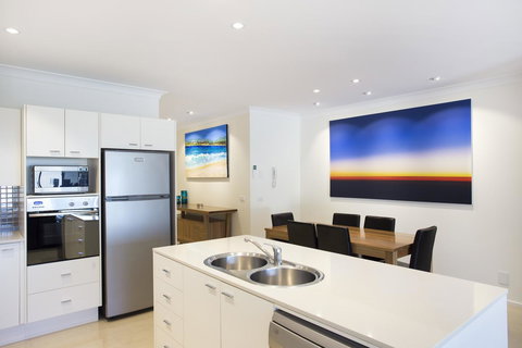 Beachfront 2 - Sydney Resort 7