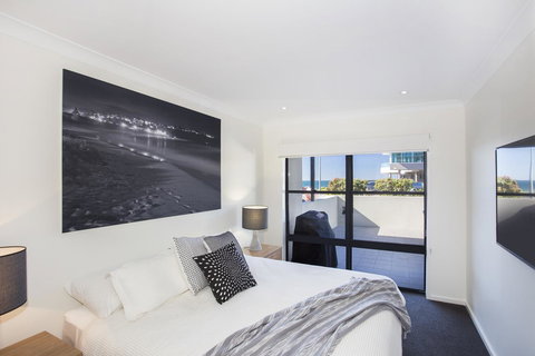 Beachfront 2 - Sydney Resort 12