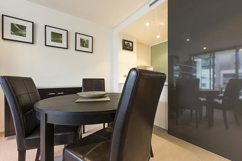 Lakefront 116 Kingston ACT - Accommodation Sydney 13