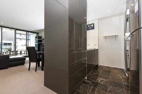 Lakefront 116 Kingston ACT - Accommodation Sydney 12