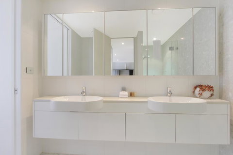 Lakefront 116 Kingston ACT - Accommodation Sydney 19