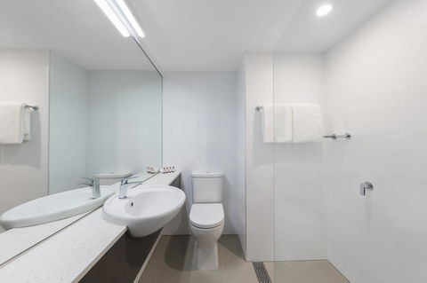 Travelodge Hotel Sydney Airport - Sydney 4u 1