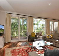Villa Chianti located within Cypress Lakes - Sydney 4u