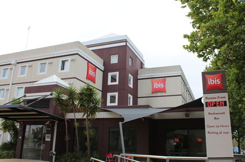 Ibis Newcastle - Sydney 4u 15
