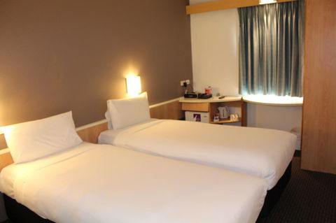 Ibis Newcastle - Sydney 4u 14