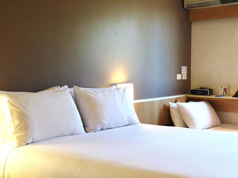 Ibis Newcastle - Sydney 4u 18
