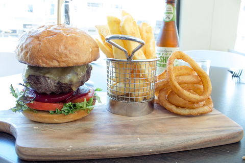 Ibis Newcastle - Sydney 4u 4
