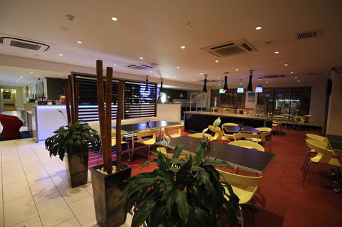 Ibis Newcastle - Sydney 4u 30