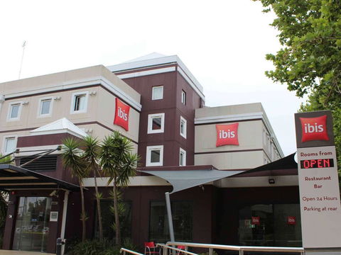 Ibis Newcastle - Sydney 4u 0