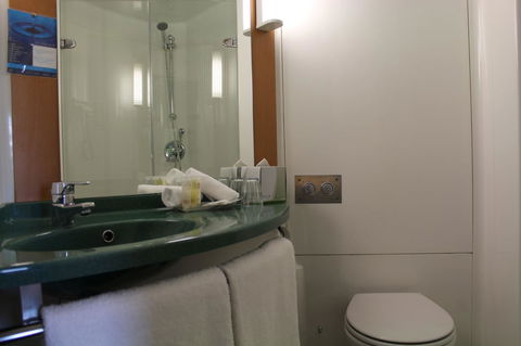 Ibis Newcastle - Sydney 4u 12