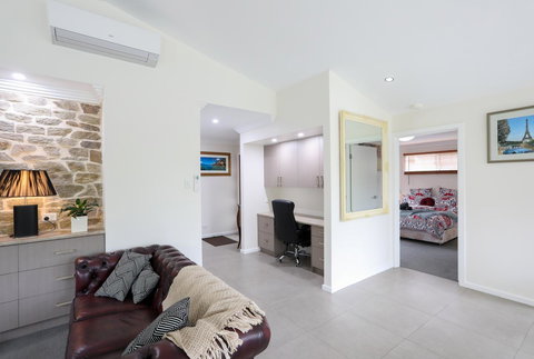 Armidale Cottage - House 2 - Accommodation Sydney 9