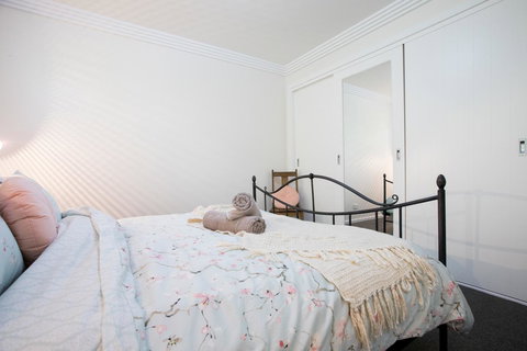 Armidale Cottage - House 2 - Accommodation Sydney 24