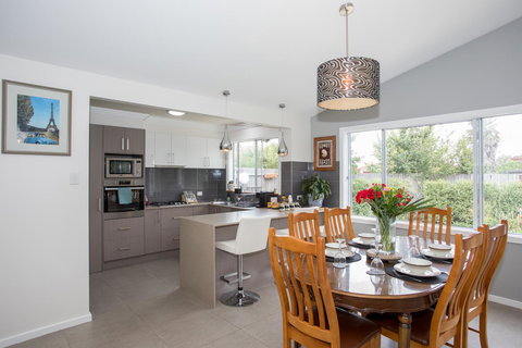 Armidale Cottage - House 2 - Accommodation Sydney 18