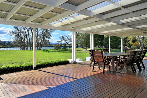Terara Riverside Retreat - Sydney 4u 1