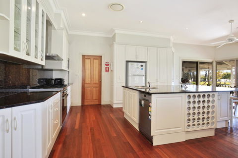 Terara Riverside Retreat - Sydney 4u 8