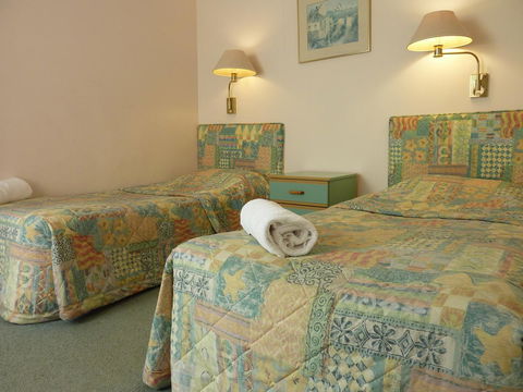 Sapphire Waters Motor Inn - Sydney 4u 39