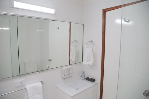 Sapphire Waters Motor Inn - Sydney 4u 32