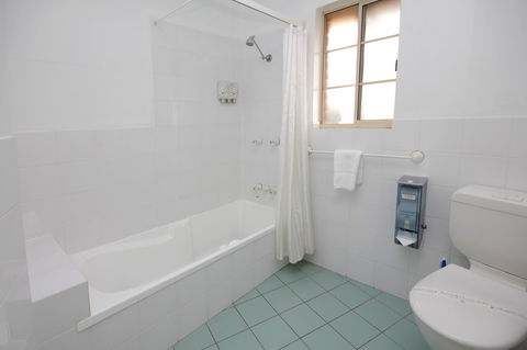 Sapphire Waters Motor Inn - Sydney 4u 18